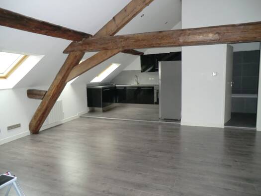 Appartement à louer 695 € 4 pièces 3 chambres 67,7 m² Étage 3/3 Chalon-sur-Saône 71100