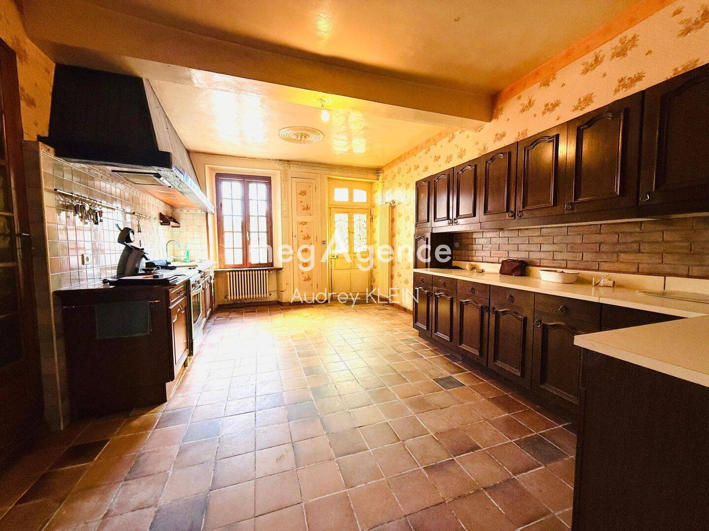 Maison 10 pièces 230 m² · à Arces-Dilo · 230 m² · 147 000 €