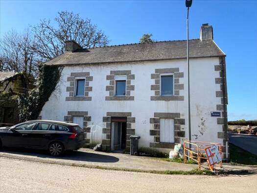 Maison à vendre 90 100 € 4 pièces 2 chambres 80 m² 1 989 m² de terrain Poullaouen 29246