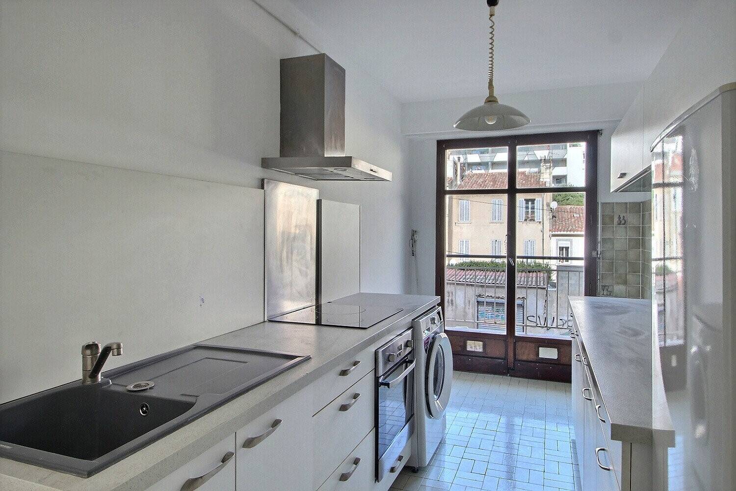 Appartement 3 pièces 75 m² · à Marseille 5ème Arrondissement · 75 m² · 860 €/mois