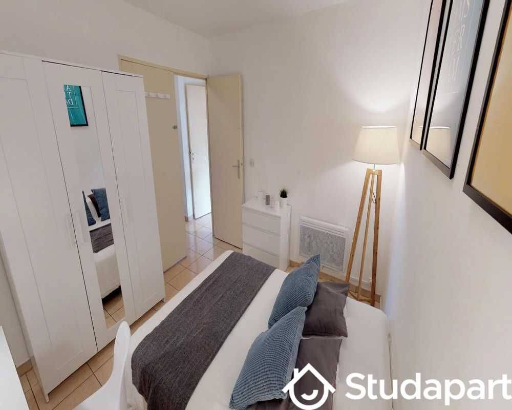 1 pièce 10 m² · à Lille · 10 m² · 560 €/mois