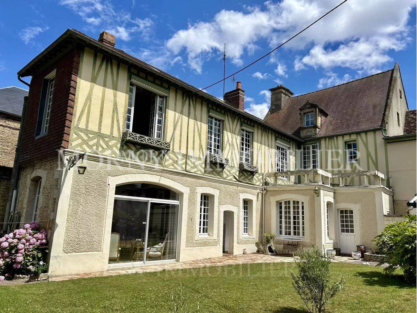 Maison 10 pièces 280 m² · à Saint-Pierre-en-Auge · 280 m² · 326 000 €