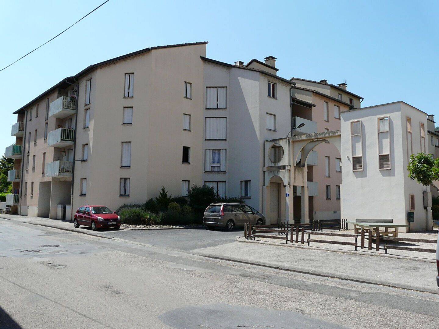 Appartement 4 pièces 77 m² · à Saint-Affrique · 77,4 m² · 499 €/mois