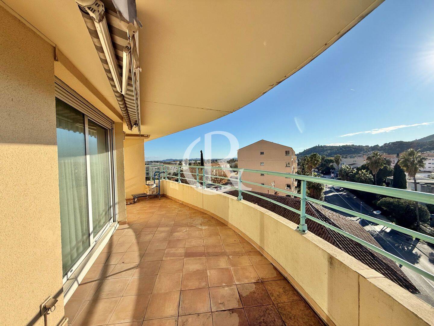 Appartement 5 pièces 106 m² · à Hyères · 106,3 m² · 450 000 €