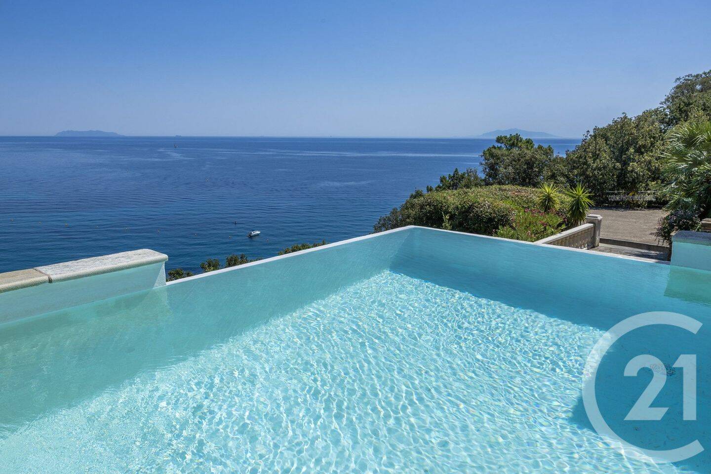 Maison 6 pièces 228 m² · à Brando · 228 m² · 1 575 000 €
