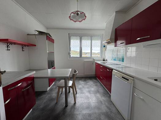 Appartement à vendre 84 000 € 3 pièces 2 chambres 66 m² Étage 4/4 La Marjorie Lons-le-Saunier 39000