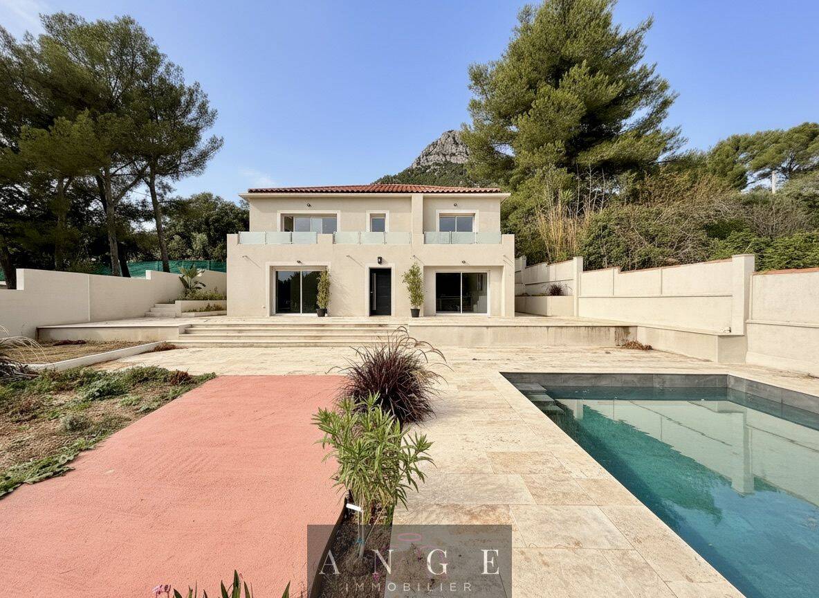 Maison 8 pièces 250 m² · à La Valette-du-Var · 250 m² · 1 390 000 €