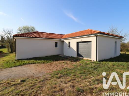 Maison de plain-pied à vendre 249 900 € 5 pièces 4 chambres 116 m² 1 189 m² de terrain Sermentizon 63120