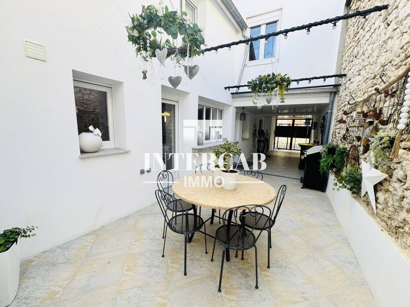 Maison 8 pièces 187 m² · à Ville-Dommange · 187 m² · 420 000 €