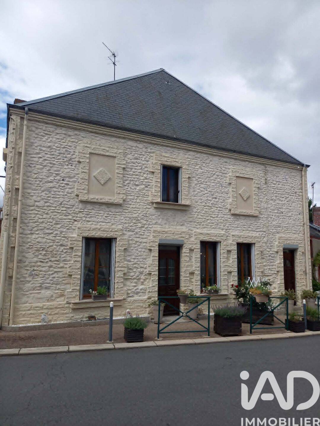 Maison 6 pièces 150 m² · à Sury-Ès-Bois · 150 m² · 149 000 €