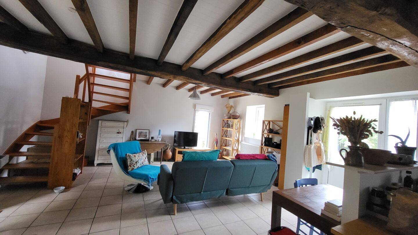 Maison 5 pièces 127 m² · à La Bazouge-du-Désert · 126,8 m² · 850 €/mois