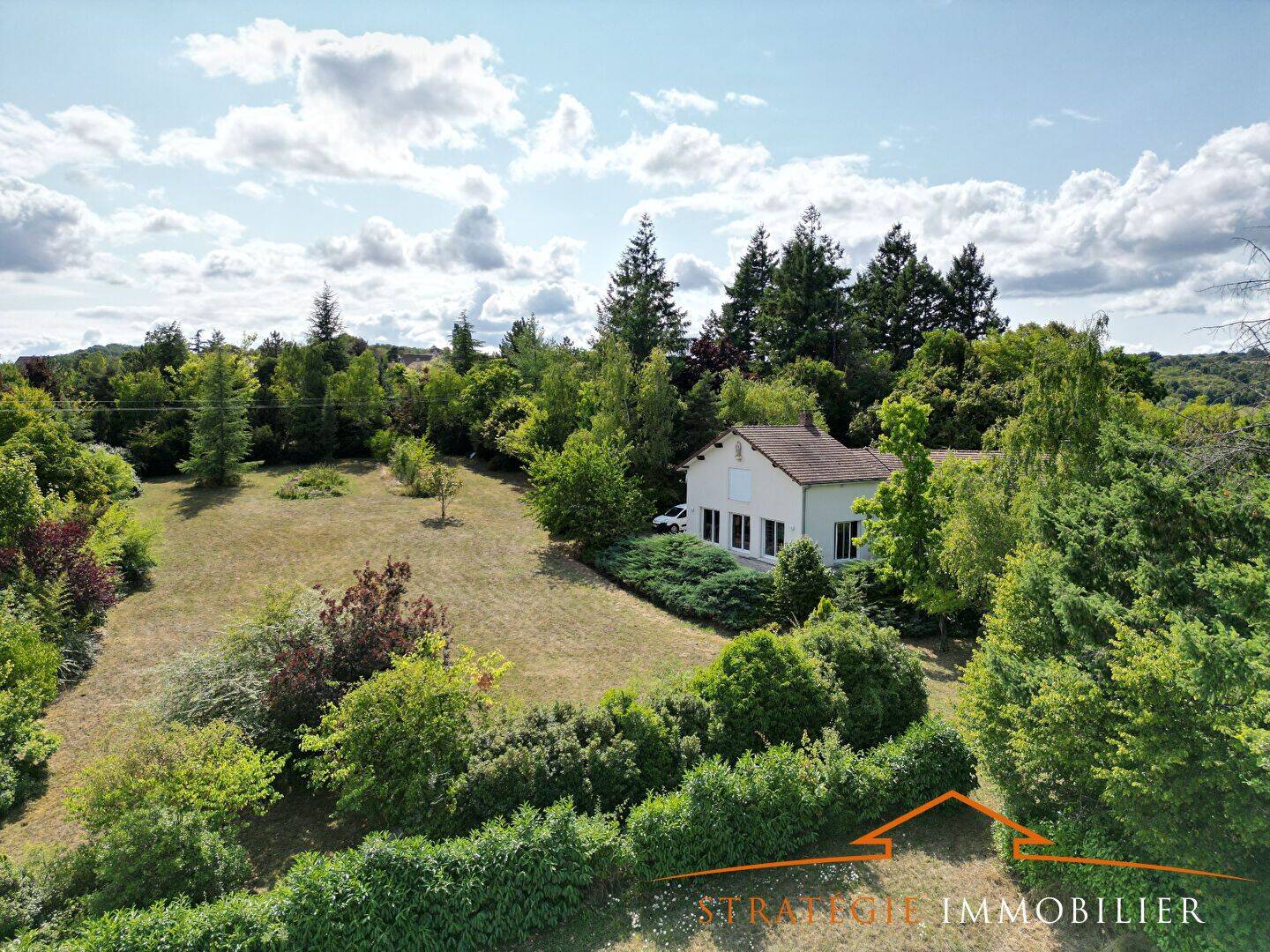 Maison 12 pièces 370 m² · à Jambles · 370 m² · 350 000 €