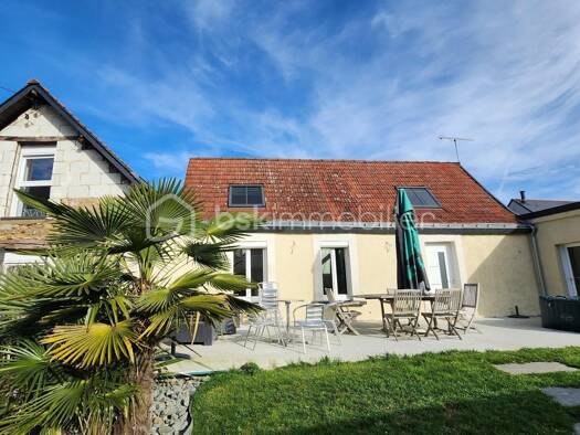 Maison à vendre 395 000 € 12 pièces 8 chambres 450 m² Soulaire-et-Bourg 49460