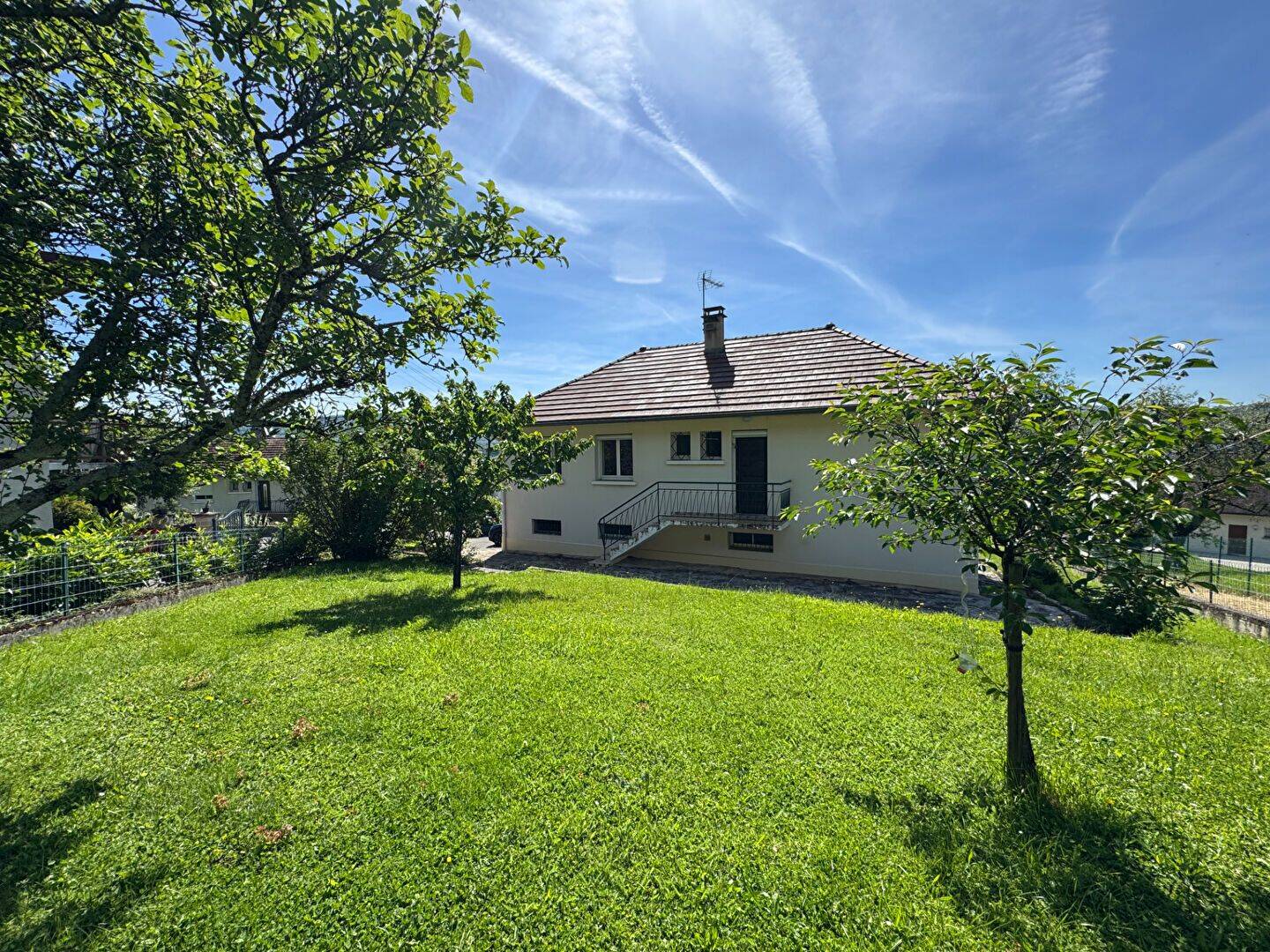 Maison 6 pièces 89 m² · à Lons-le-Saunier · 88,7 m² · 166 400 €