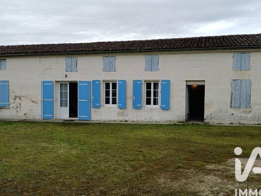 Maison à vendre 168 000 € 4 pièces 3 chambres 72 m² 1 628 m² de terrain Saint-Georges-des-Coteaux 17810