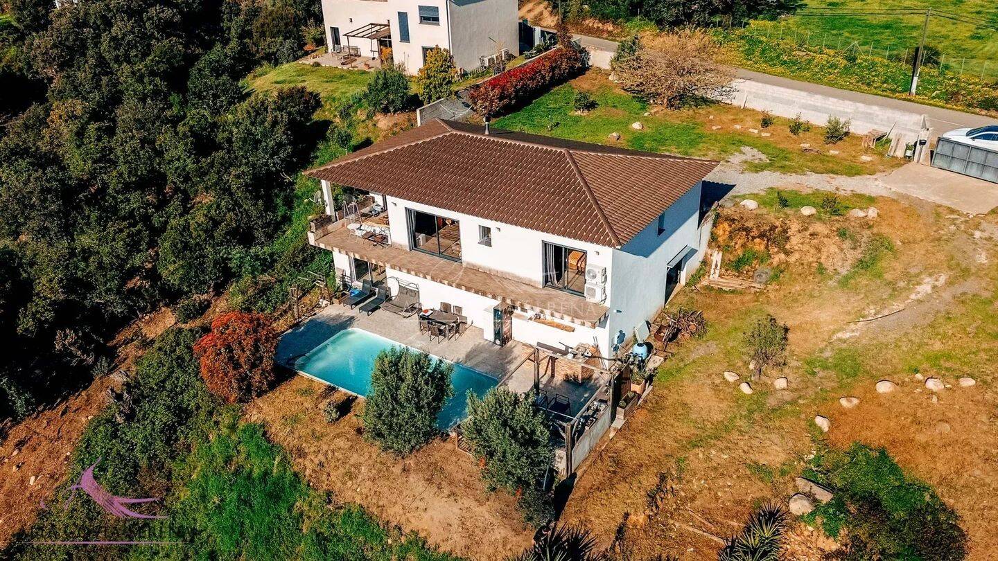 Maison 4 pièces 194 m² · à Prunelli-Di-Fiumorbo · 194,3 m² · 485 000 €