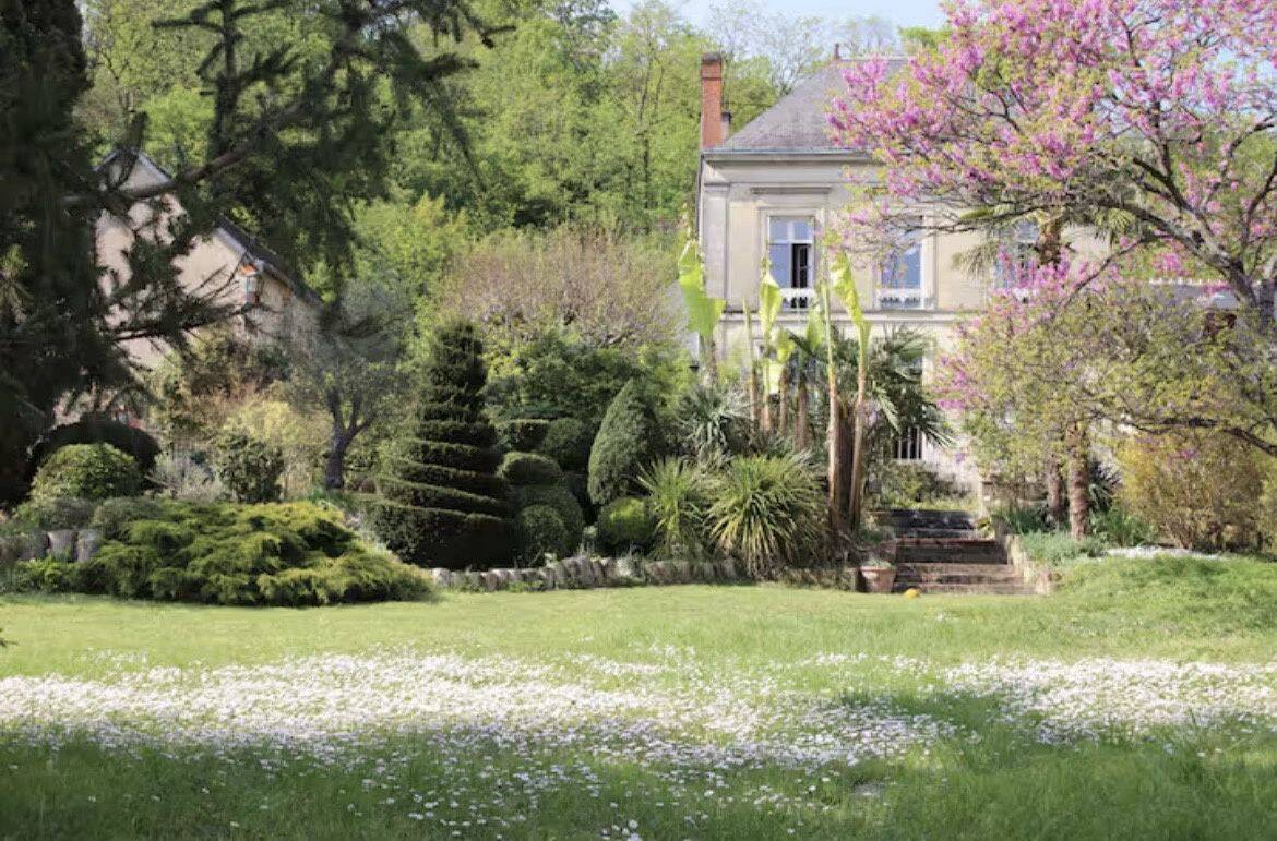 Maison 7 pièces 300 m² · à Cinq-Mars-la-Pile · 300 m² · 749 000 €