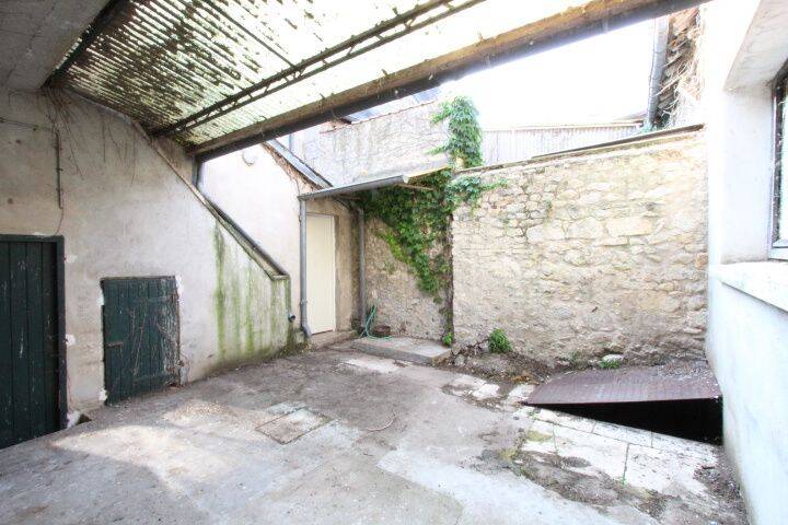 Maison 4 pièces 112 m² · à La Charité-sur-Loire · 112 m² · 47 000 €