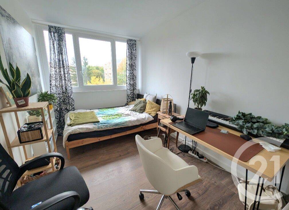 Appartement 1 pièce 10 m² · à Massy · 10,5 m² · 525 €/mois