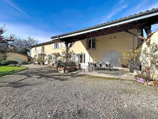 Ferme à vendre 560 000 € 8 pièces 6 chambres 300 m² 1 892 m² de terrain Saint-André-de-Corcy 01390