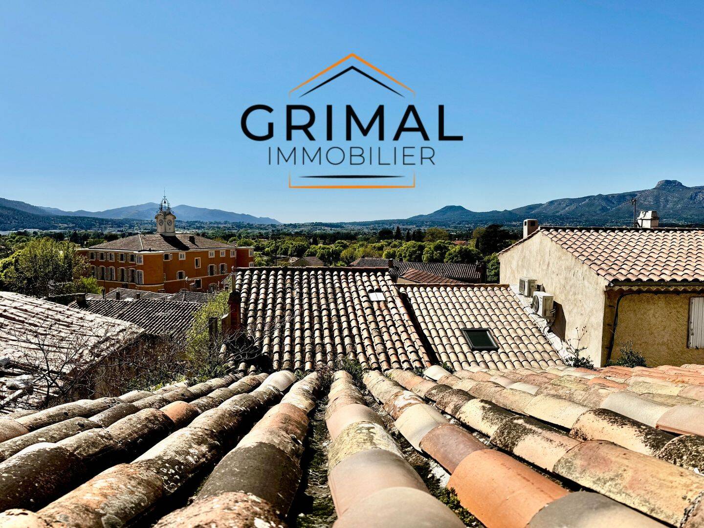 GÉMENOS (13420) — Maison de village — Vue panoramique — T4 sur 3