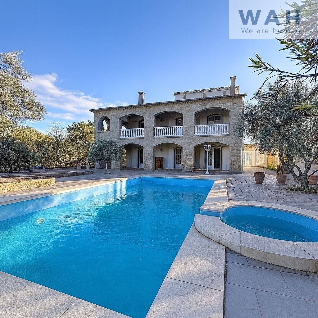 Maison 13 pièces 390 m² · à Sauve · 390 m² · 735 000 €