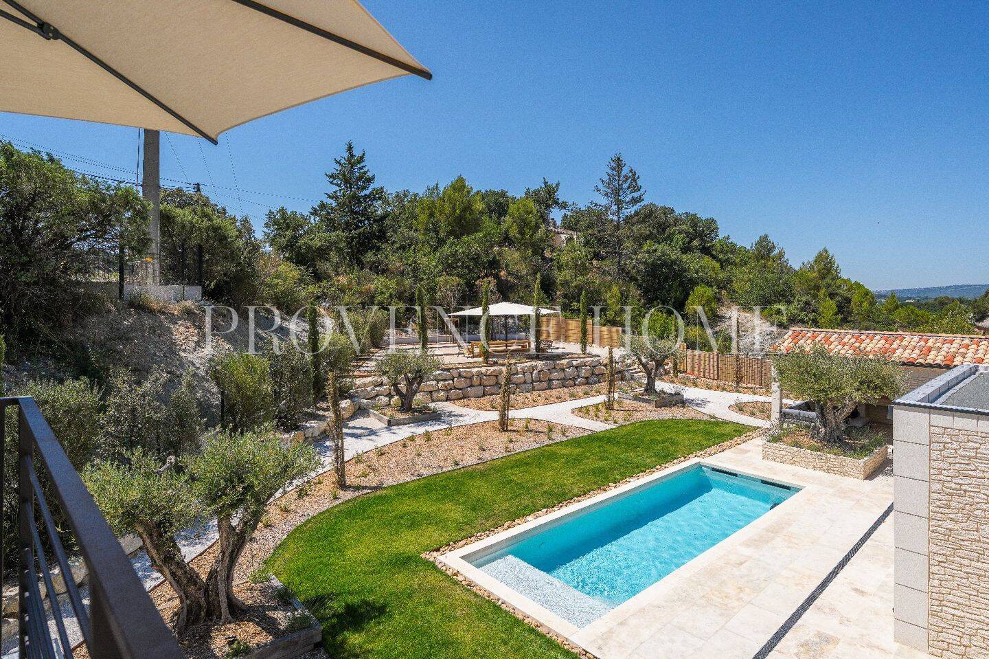 Maison 6 pièces 147 m² · à Saint-Saturnin-lès-Apt · 147 m² · 750 000 €