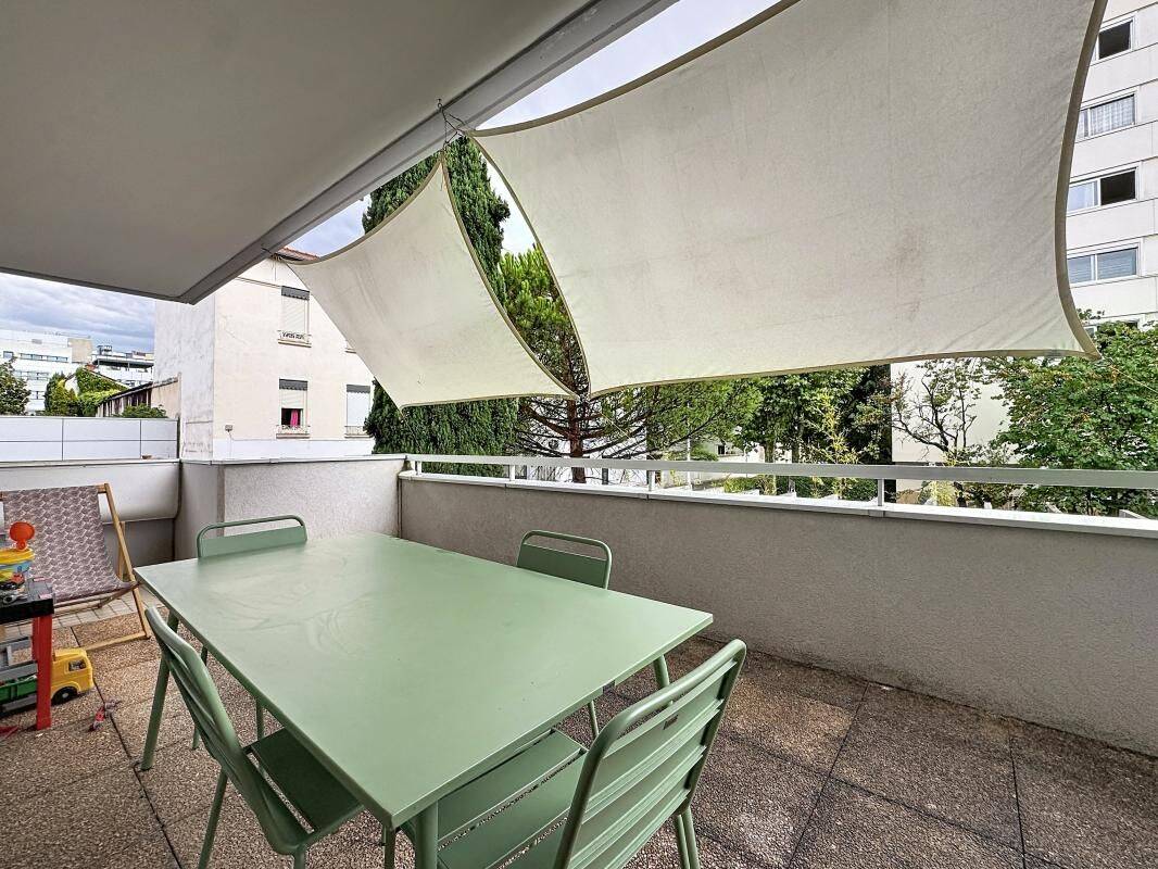 Appartement 3 pièces 55 m² · à Lyon 8ème Arrondissement · 55 m² · 922 €