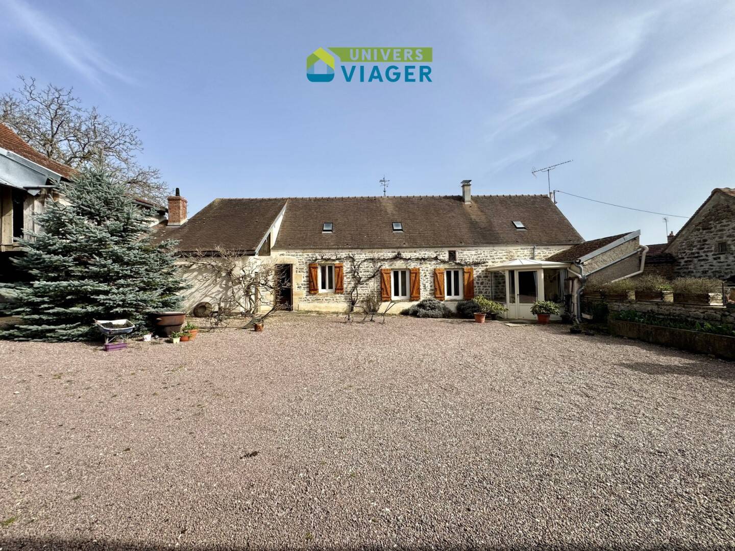 Maison 4 pièces 102 m² · à Corrombles · 102 m² · 43 000 €