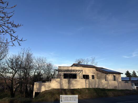 Maison à vendre 699 900 € 10 pièces 7 chambres 231 m² 1 490 m² de terrain Roisey 42520