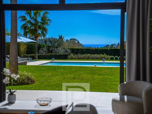 Maison de plain-pied à vendre 4 890 000 € 7 pièces 6 chambres 350 m² 2 550 m² de terrain Les Colles-Camp Lauvas-Font de l'Orme Mougins 06250