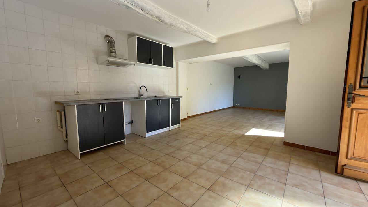 Maison 5 pièces 110 m² · à Cuges-les-Pins · 110 m² · 1 050 €/mois
