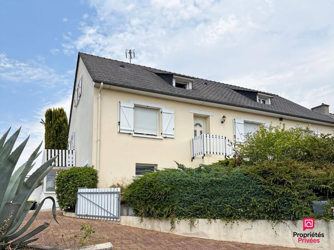 Maison 5 pièces 125 m² · à Sablé-sur-Sarthe · 125 m² · 850 €