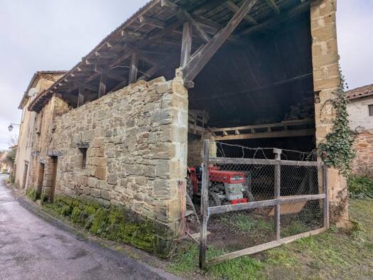 Immeuble à vendre 118 000 € 298 m² Cardaillac 46100