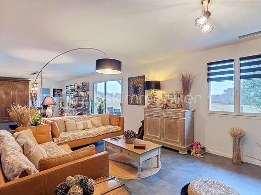 Maison à vendre 270 000 € 6 pièces 5 chambres 144 m² 990 m² de terrain Bayas 33230