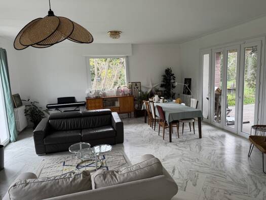 Villa à louer 2 200 € 6 pièces 4 chambres 166 m² 1 200 m² de terrain Saint-Simon Toulouse 31100