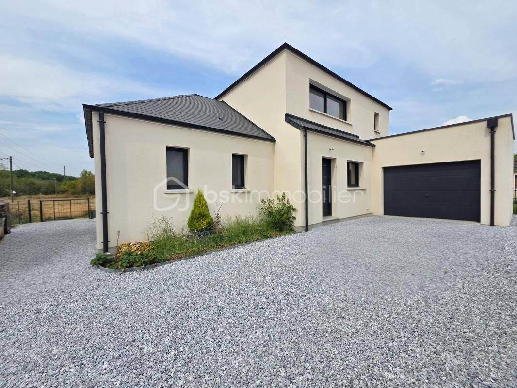 Maison 6 pièces 148 m² · à Saint-Martin-d'Abbat · 148 m² · 354 000 €