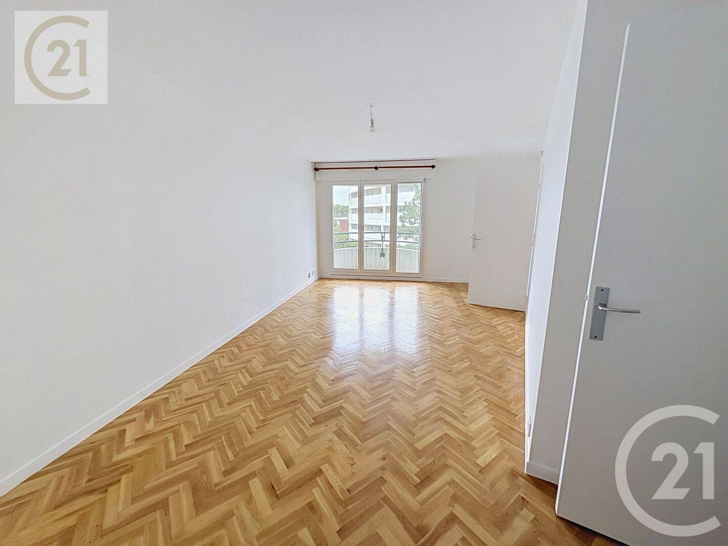 Appartement 1 pièce 38 m² · à Saint-Cloud · 37,9 m² · 1 090 €/mois