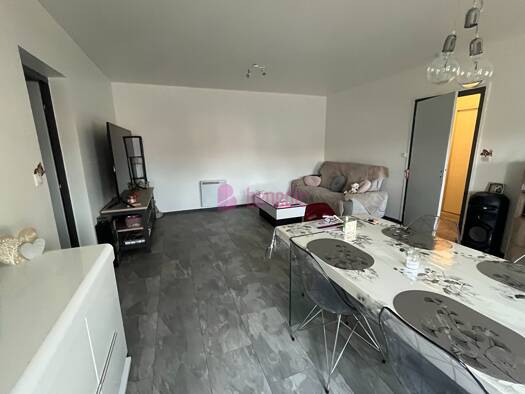 Appartement à louer 790 € 4 pièces 3 chambres 89 m² 1er étage Avril 54150