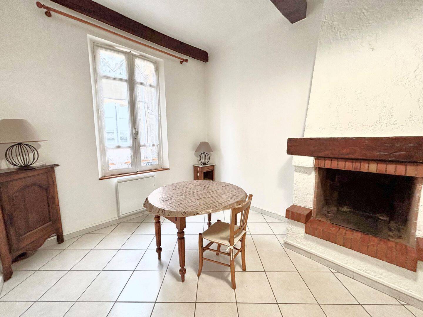 Appartement 3 pièces 59 m² · à Cassis · 58,9 m² · 915 €/mois