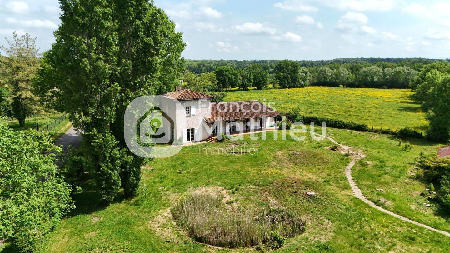 Maison 5 pièces 184 m² · à Châtillon-sur-Chalaronne · 184 m² · 529 000 €