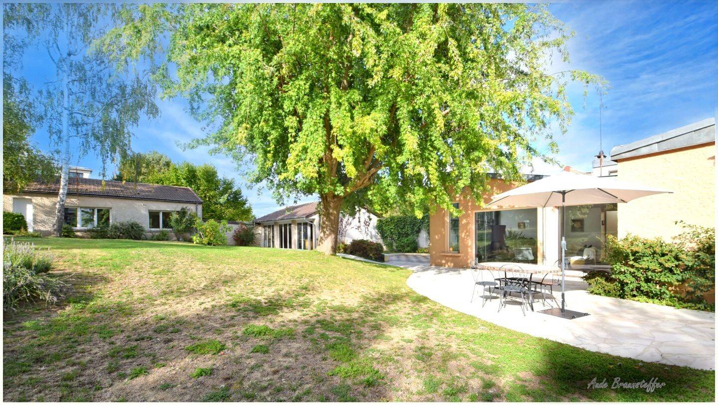 Maison 11 pièces 327 m² · à Villennes-sur-Seine · 327 m² · 1 240 000 €
