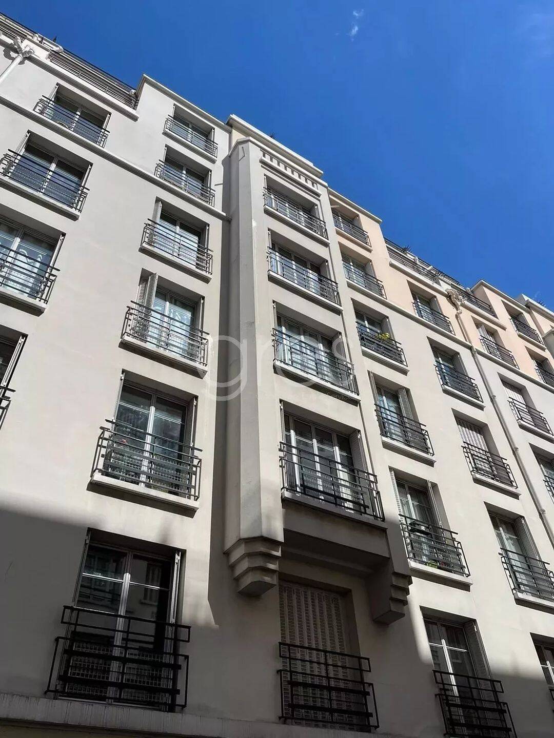 Appartement 2 pièces 33 m² · à Paris 15ème Arrondissement · 32,8 m² · 1 233 €/mois