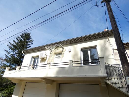 Appartement à louer 780 € 4 pièces 3 chambres 94,1 m² Étage 1/1 Laval-Pradel 30110