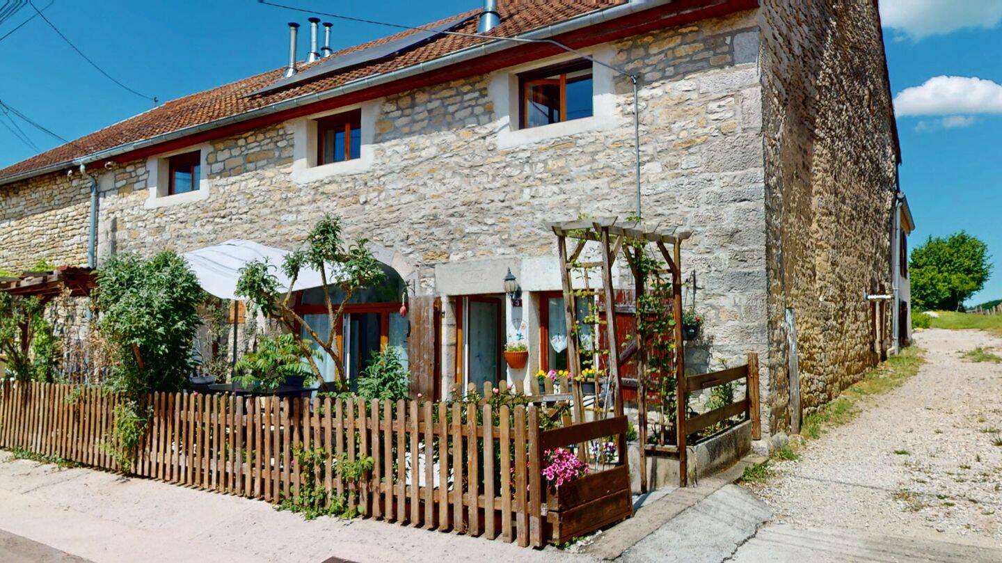 Maison 9 pièces 215 m² · à Le Val · 215 m² · 269 000 €