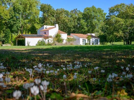 Maison à vendre 1 995 000 € 8 pièces 6 chambres 196 m² Marsilly 17137