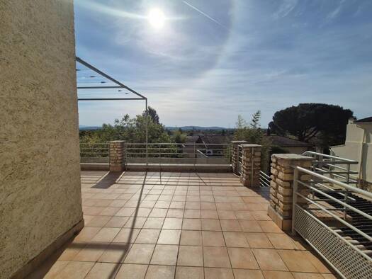 Villa à vendre 265 000 € 5 pièces 4 chambres 184 m² 270 m² de terrain Nord Pont-Saint-Esprit 30130