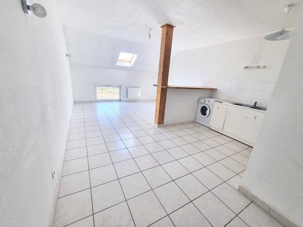 Appartement 1 pièce 40 m² · à Crémieu · 40 m² · 470 €/mois
