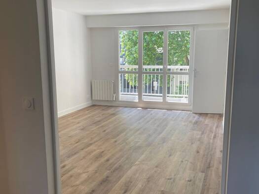 Appartement à vendre 209 000 € 3 pièces 2 chambres 70 m² Étage 3/4 Centre Ouest Trappes 78190