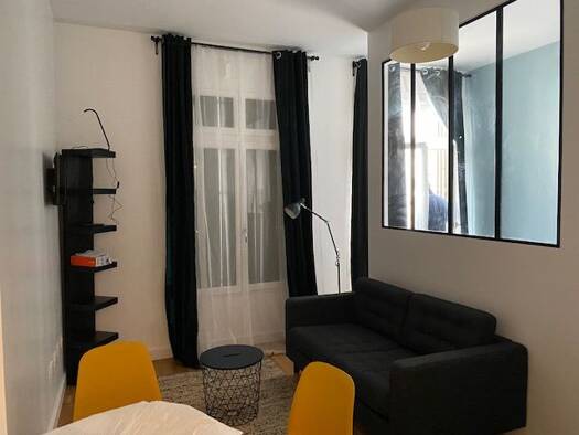 Appartement à louer 620 € 1 pièce 28 m² dès le 01/05/2026 Centre Ville La Rochelle 17000